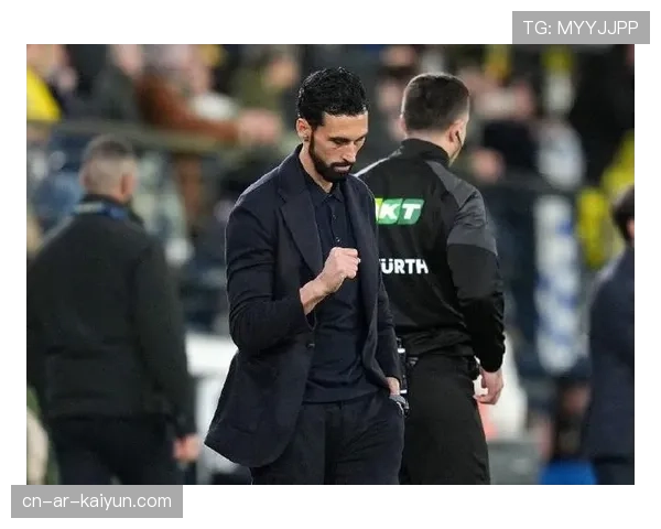 本轮最后一场结束:比利亚雷亚尔0-0皇马,客队狂轰20脚射门未能攻破主队铜墙铁壁 本轮最后一场结束:比利亚雷亚尔0-0皇马,客队狂轰20脚射门未能攻破主队铜墙铁壁