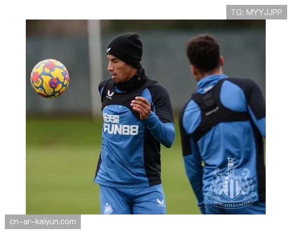 赛前最后一场训练,纽卡斯尔联全员健康可供调遣 赛前最后一场训练,纽卡斯尔联全员健康可供调遣